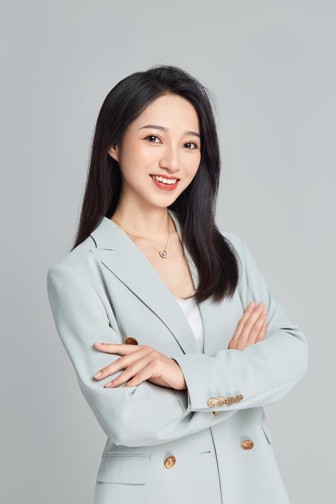 笪田华2.jpg 笪田华2.jpg